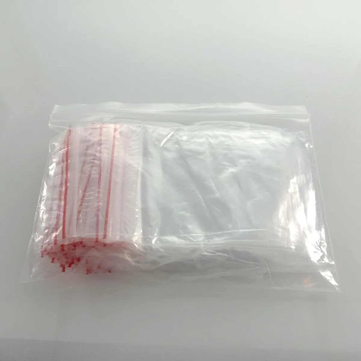 100pcs Clipseal Bags 7x10cm Satchels Small Plastic Zip Bags Sealer Thin
