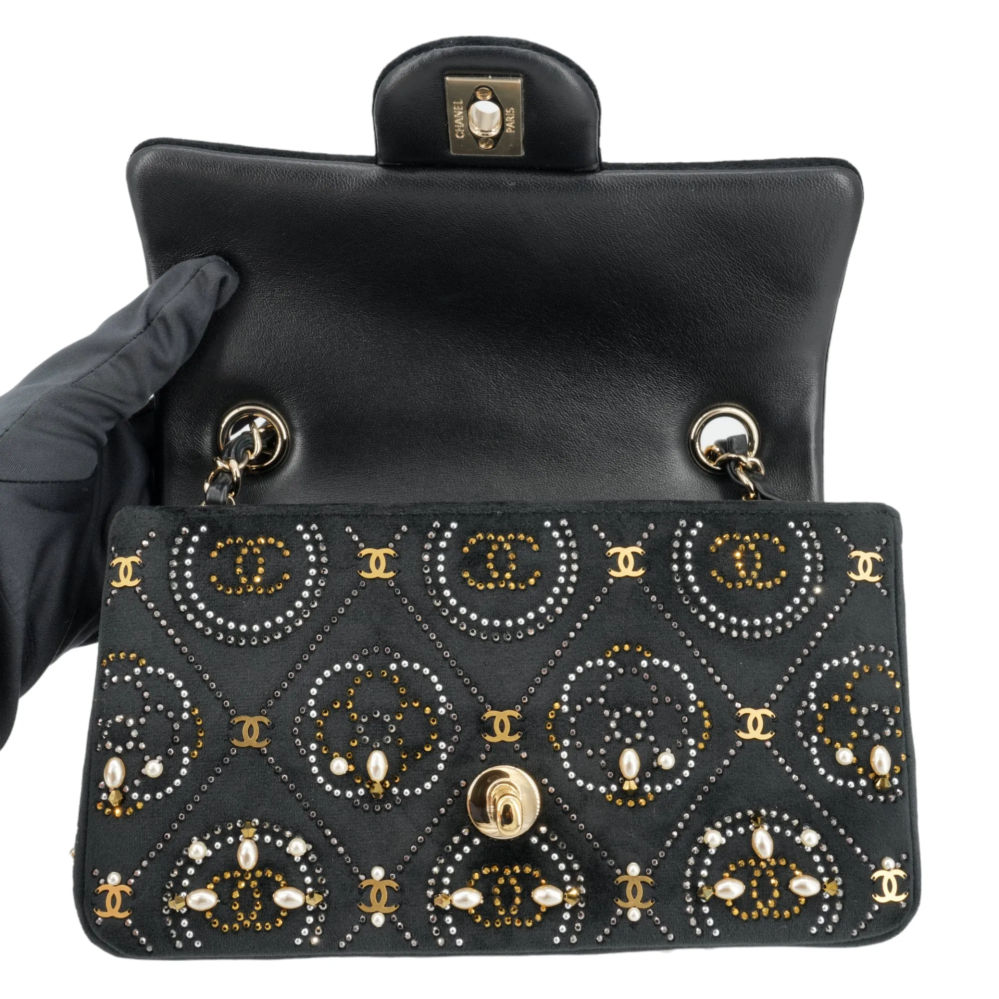 21A Pearl Strass CC Velvet Mini Flap Bag