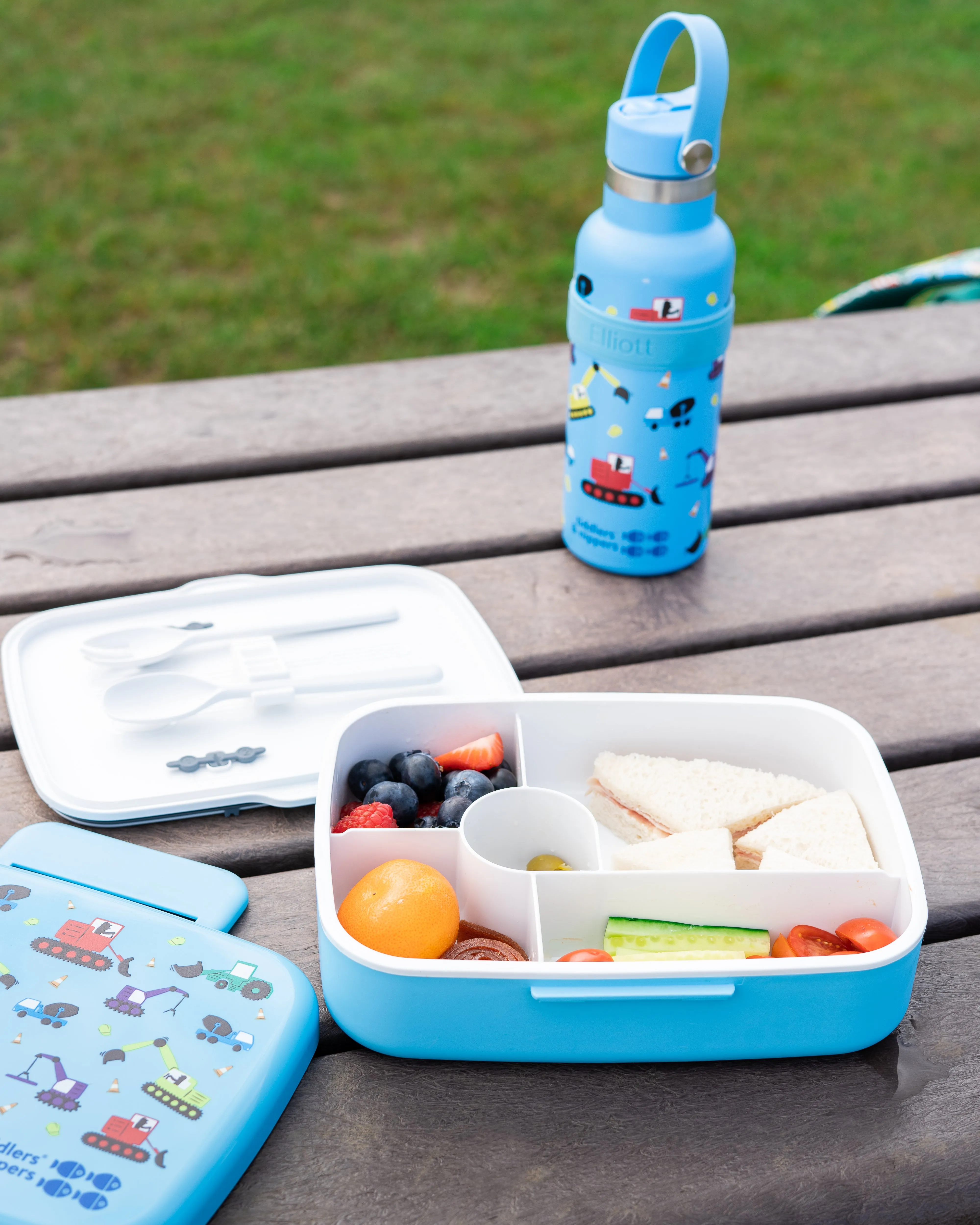 5 Compartment Lunch / Bento Box for Kids & Adults! | Includes Cutlery - Fork & Spoon | Leak-Proof & BPA-Free | Microwave, Freezer & Dishwasher Safe