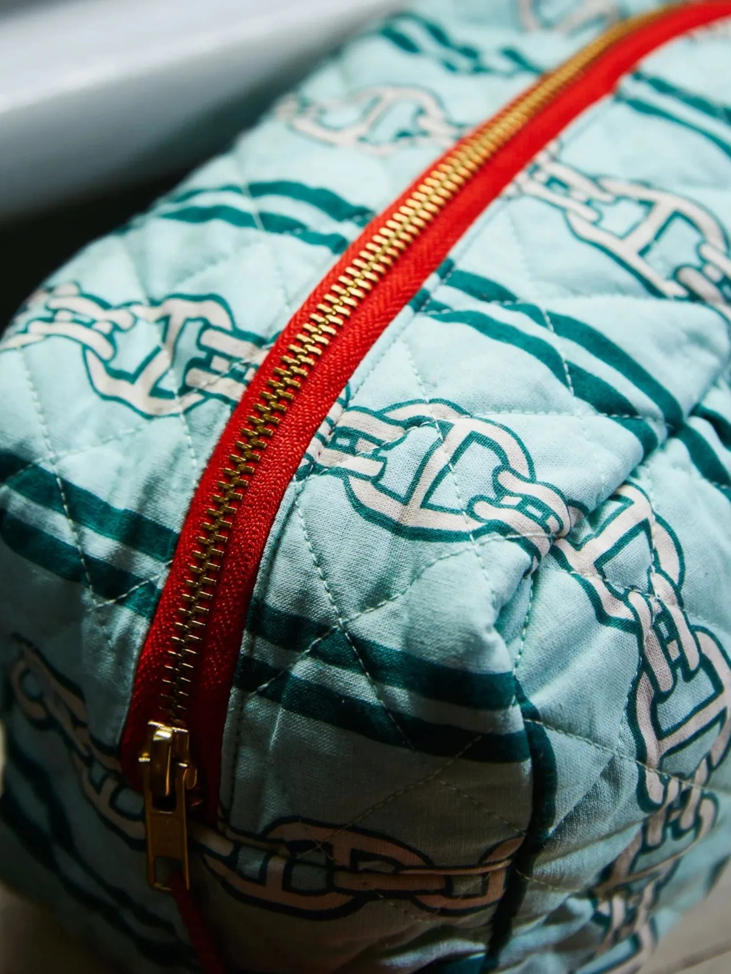 Acadia Beauty Bag