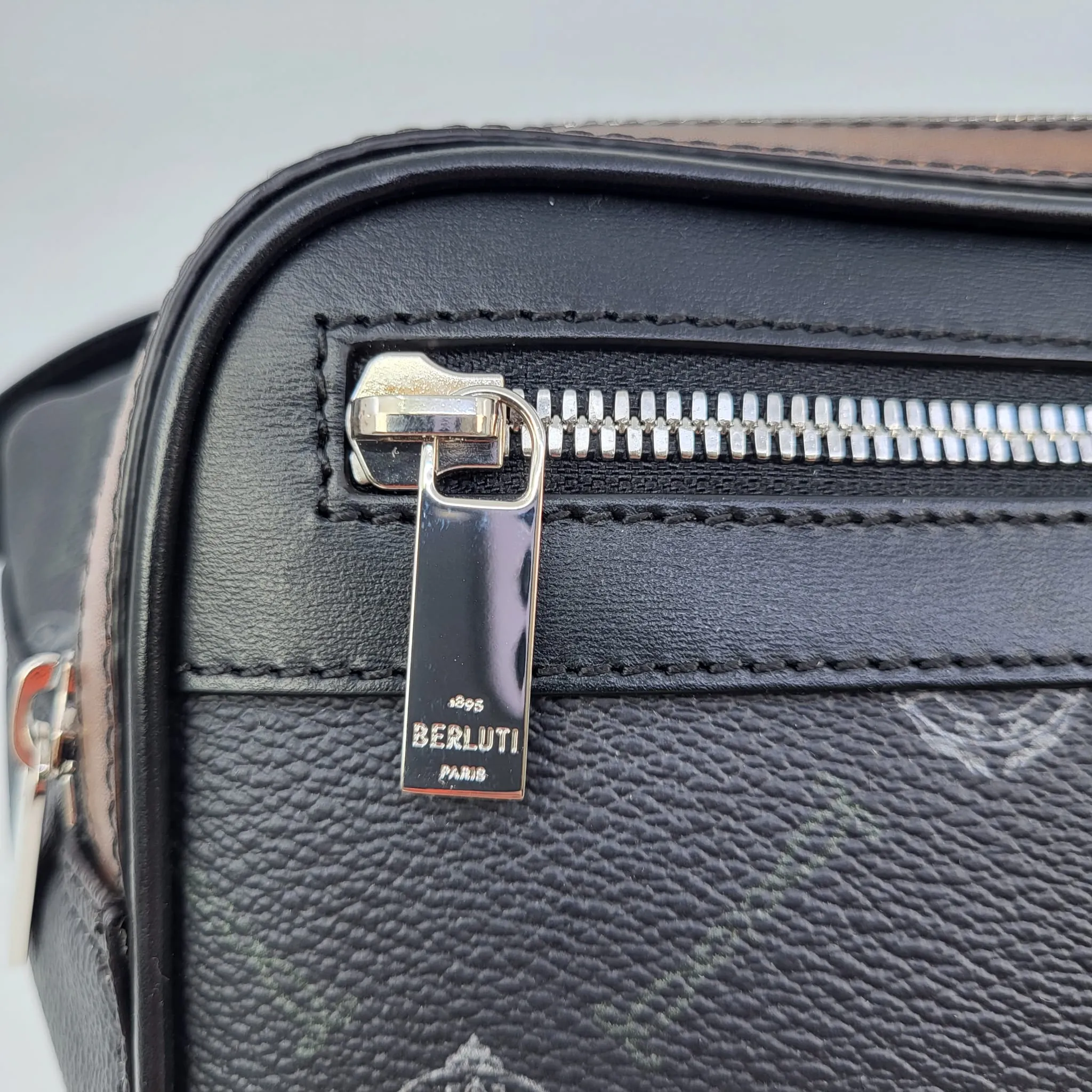 Balade Leather Messenger Bum Bag