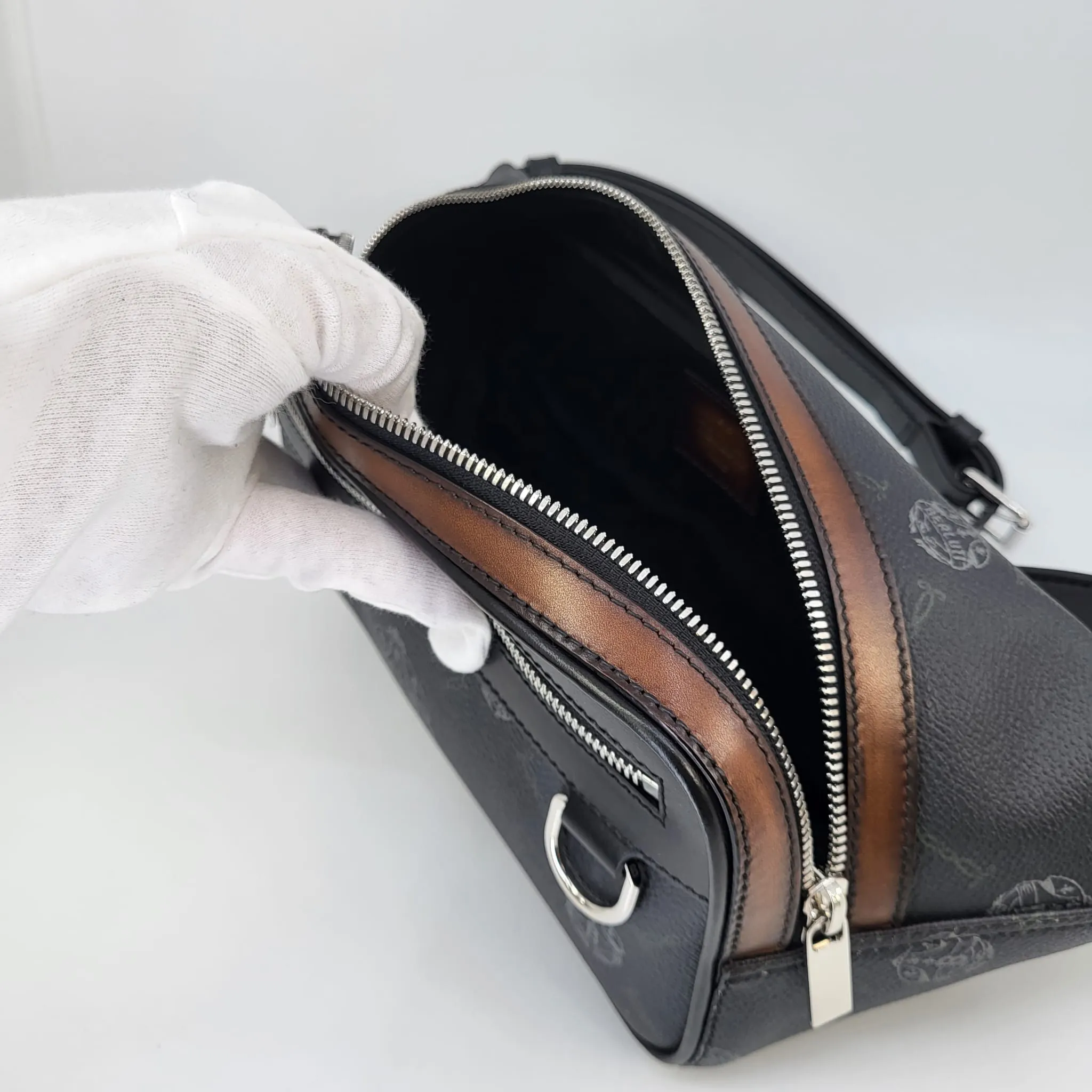 Balade Leather Messenger Bum Bag