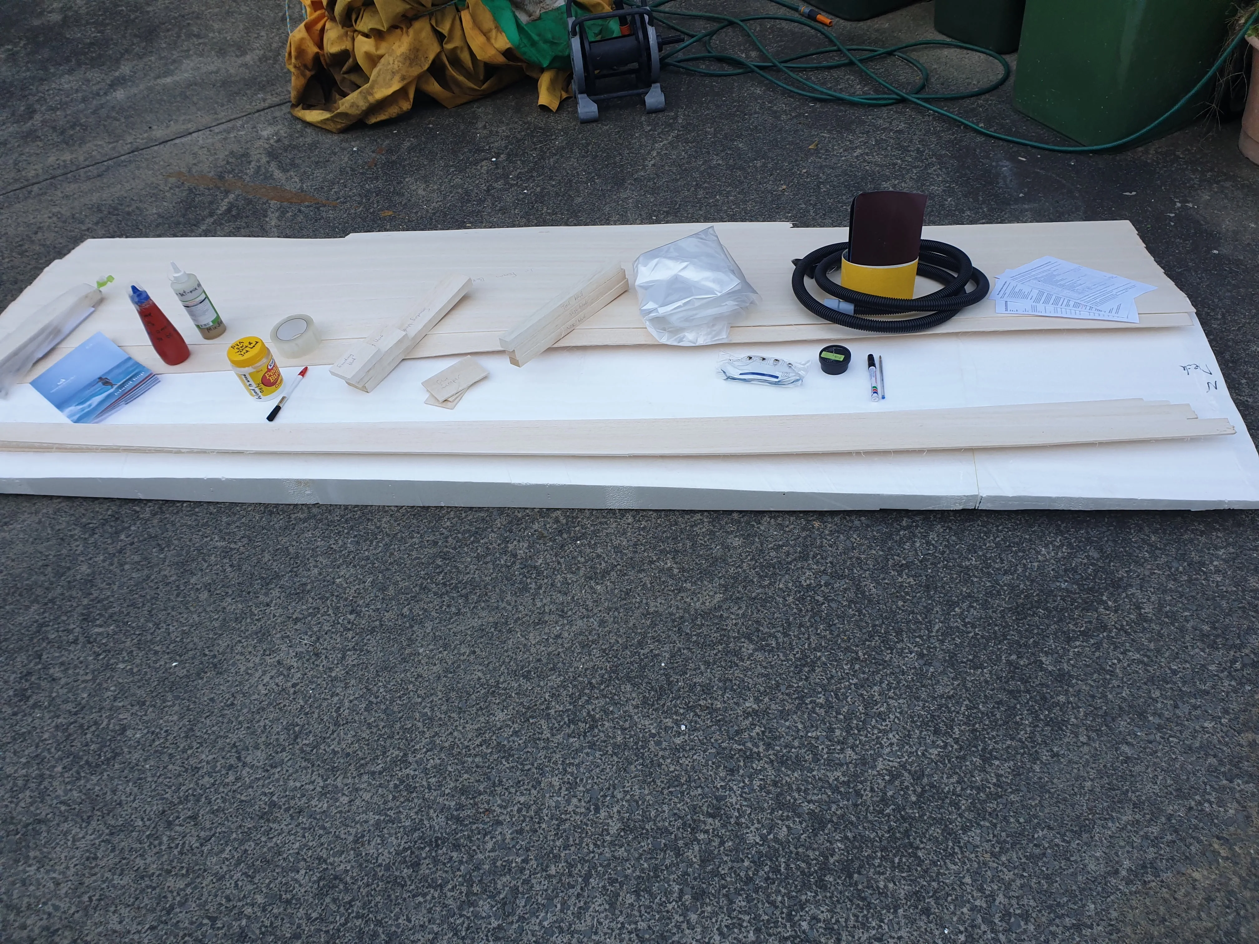 Balsa surfboard shaping set or kit