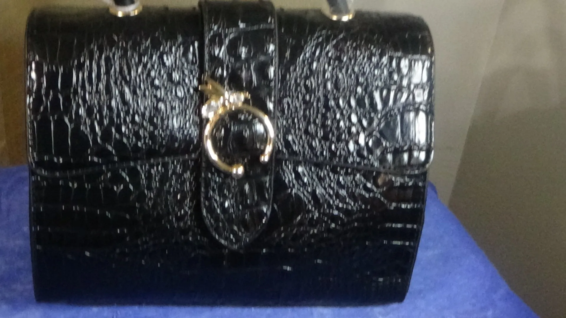 Black   Satchel Handbag Set 1 Designer Red and Black Striped Bee Earrings