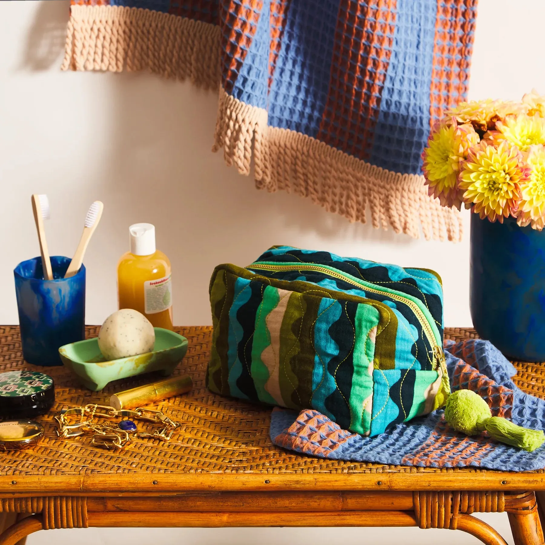 BUNGEE BEAUTY BAG