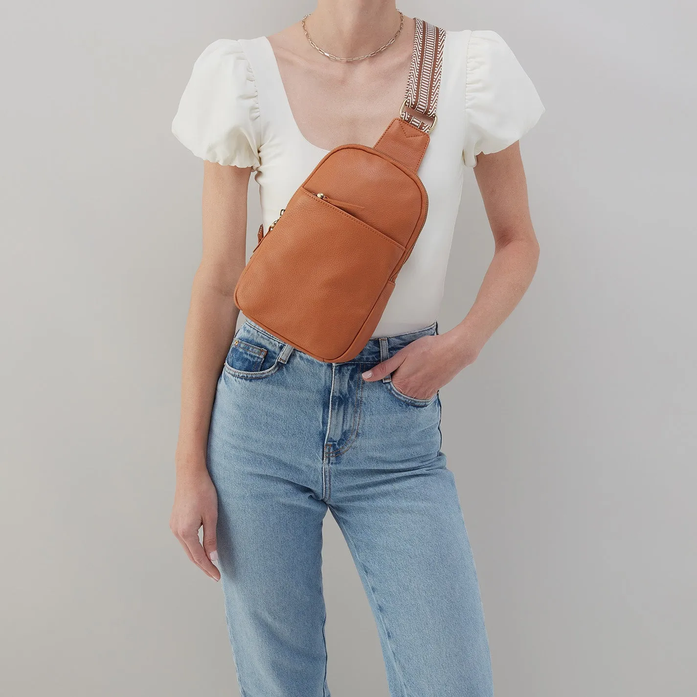 Cass Sling In Pebbled Leather - Butterscotch