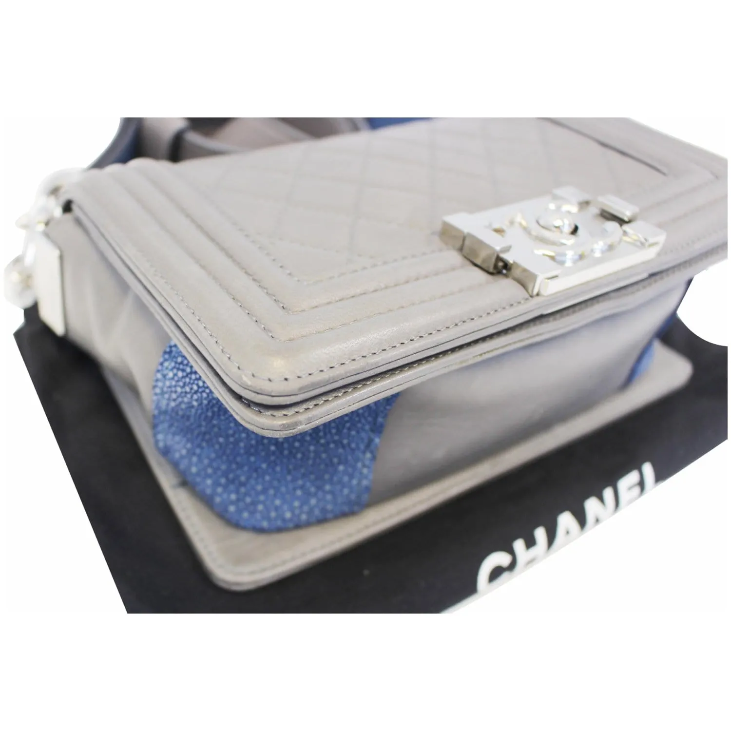 CHANEL Boy Flap with Stingray Lambskin Shoulder Bag Silver