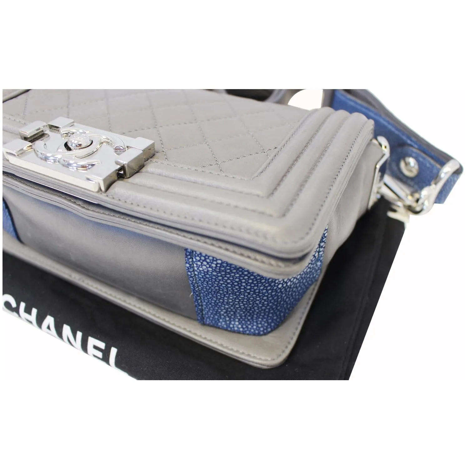 CHANEL Boy Flap with Stingray Lambskin Shoulder Bag Silver