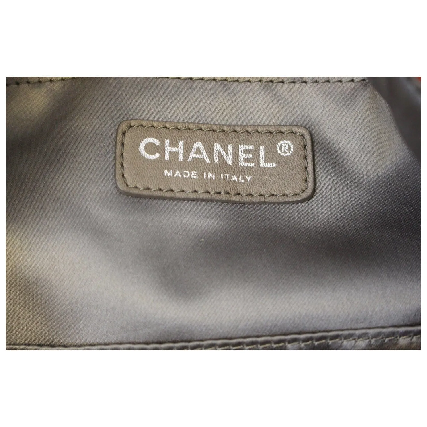 CHANEL Sac Divers Soft Shoulder Bag Red - Last Call