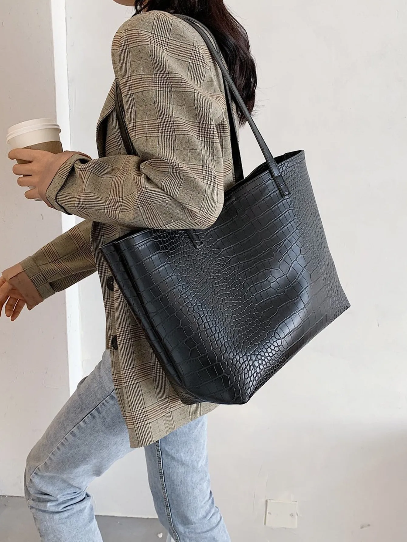 Crocodile Embossed Large Capacity Tote Bag - Black- FD ⚡