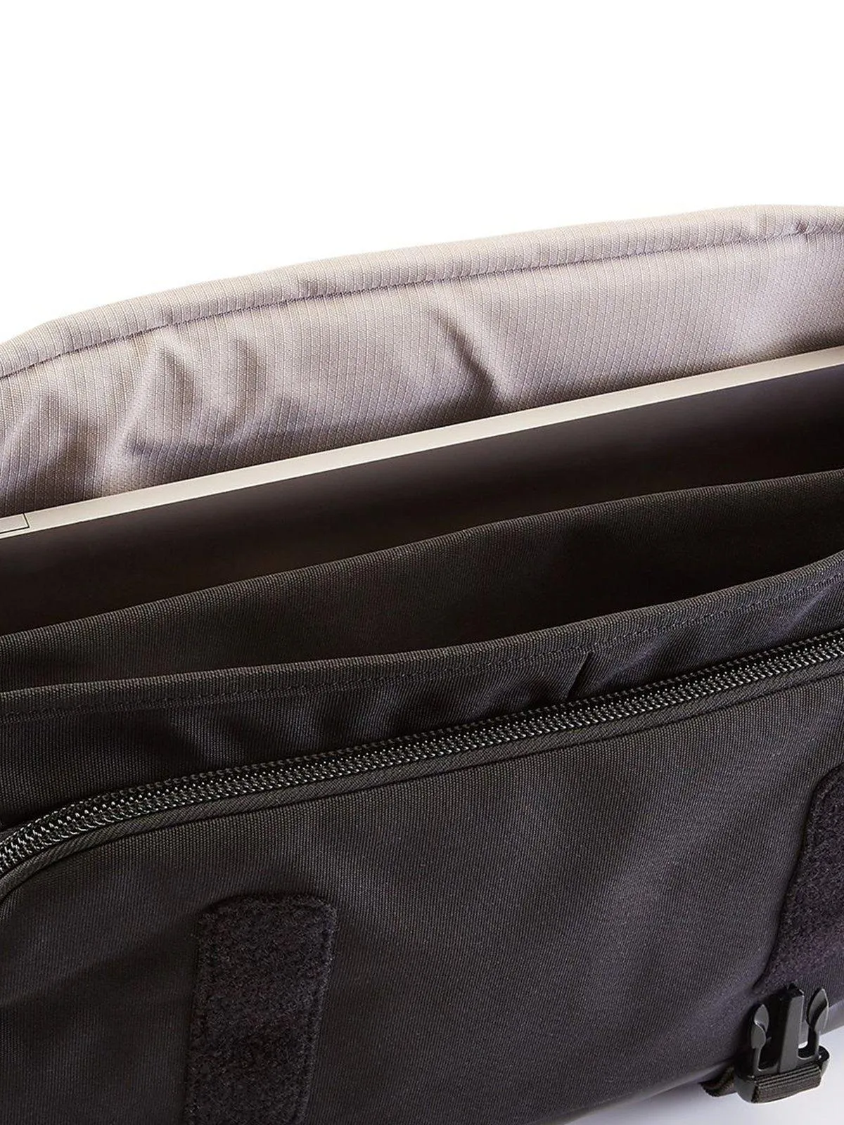 Crumpler Chronicler Plus Messenger Black