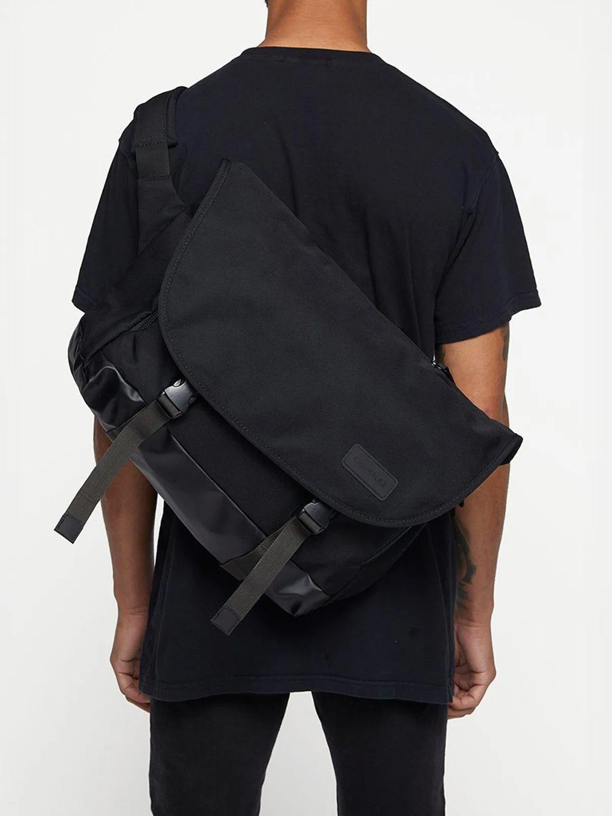 Crumpler Chronicler Plus Messenger Black