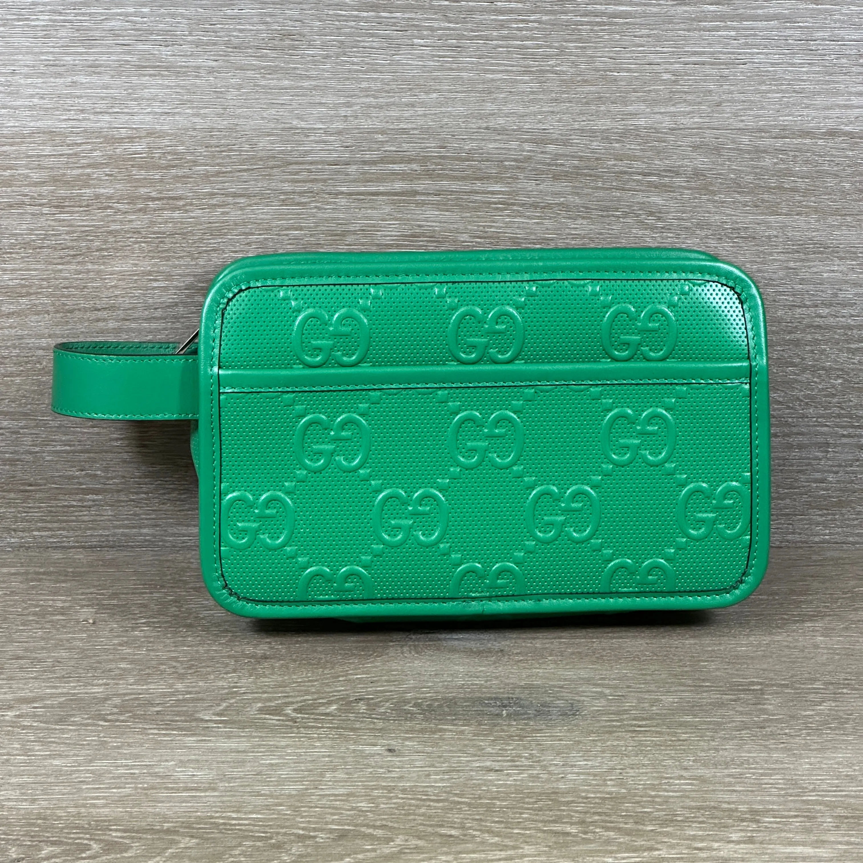 Gucci GG Embossed Case - Green Leather