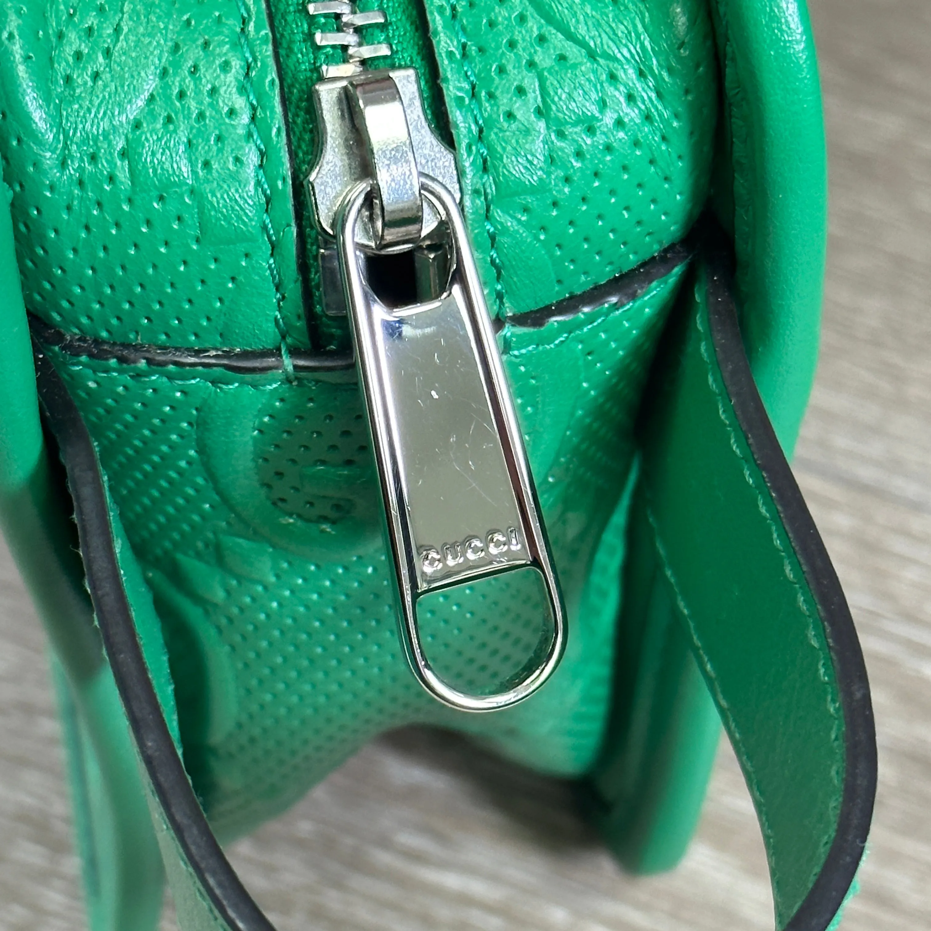 Gucci GG Embossed Case - Green Leather
