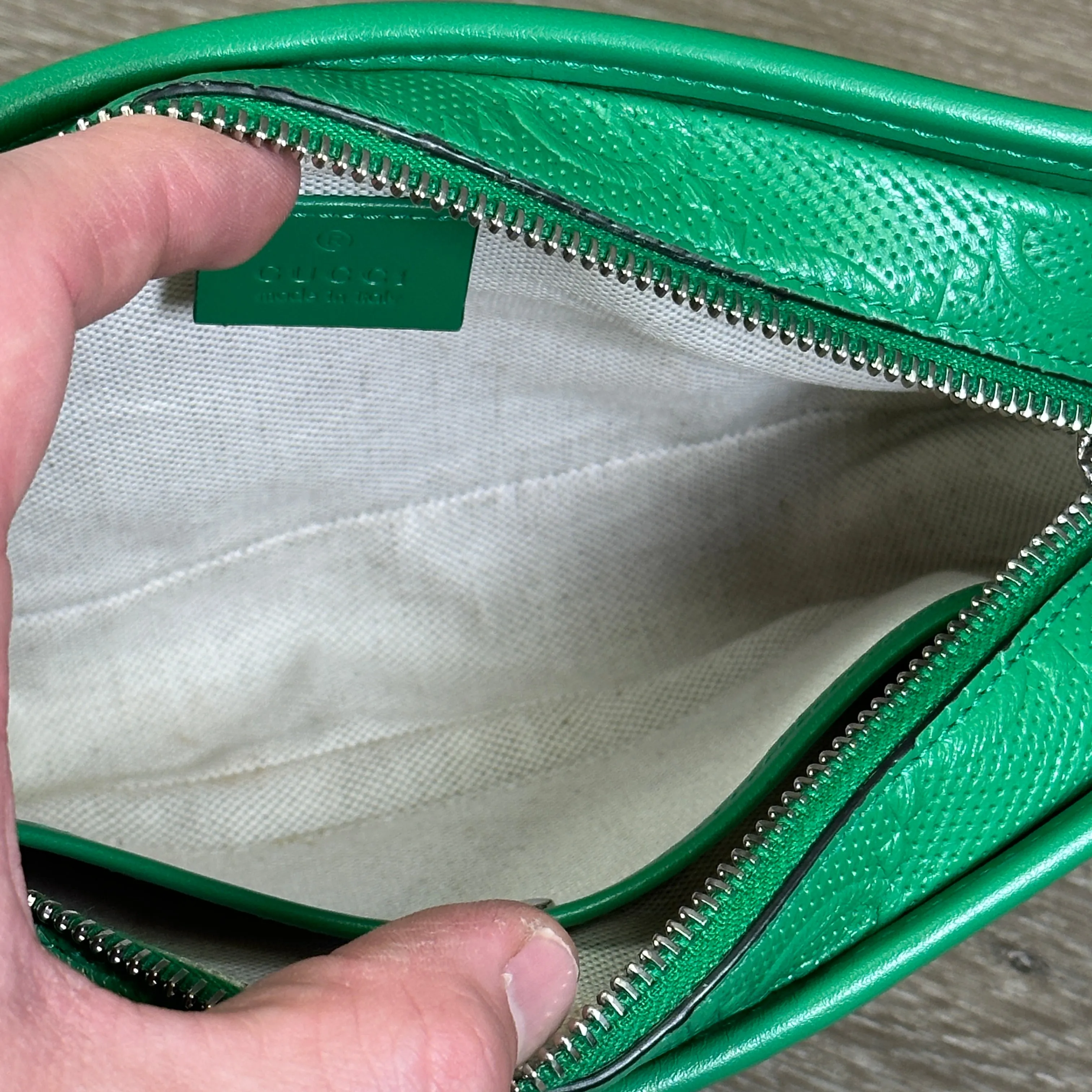 Gucci GG Embossed Case - Green Leather