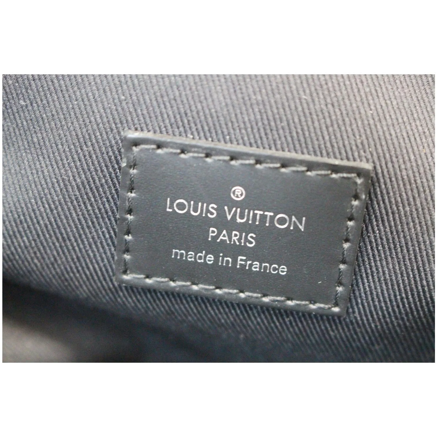 LOUIS VUITTON Avenue Sling Damier Graphite Crossbody Bag Black