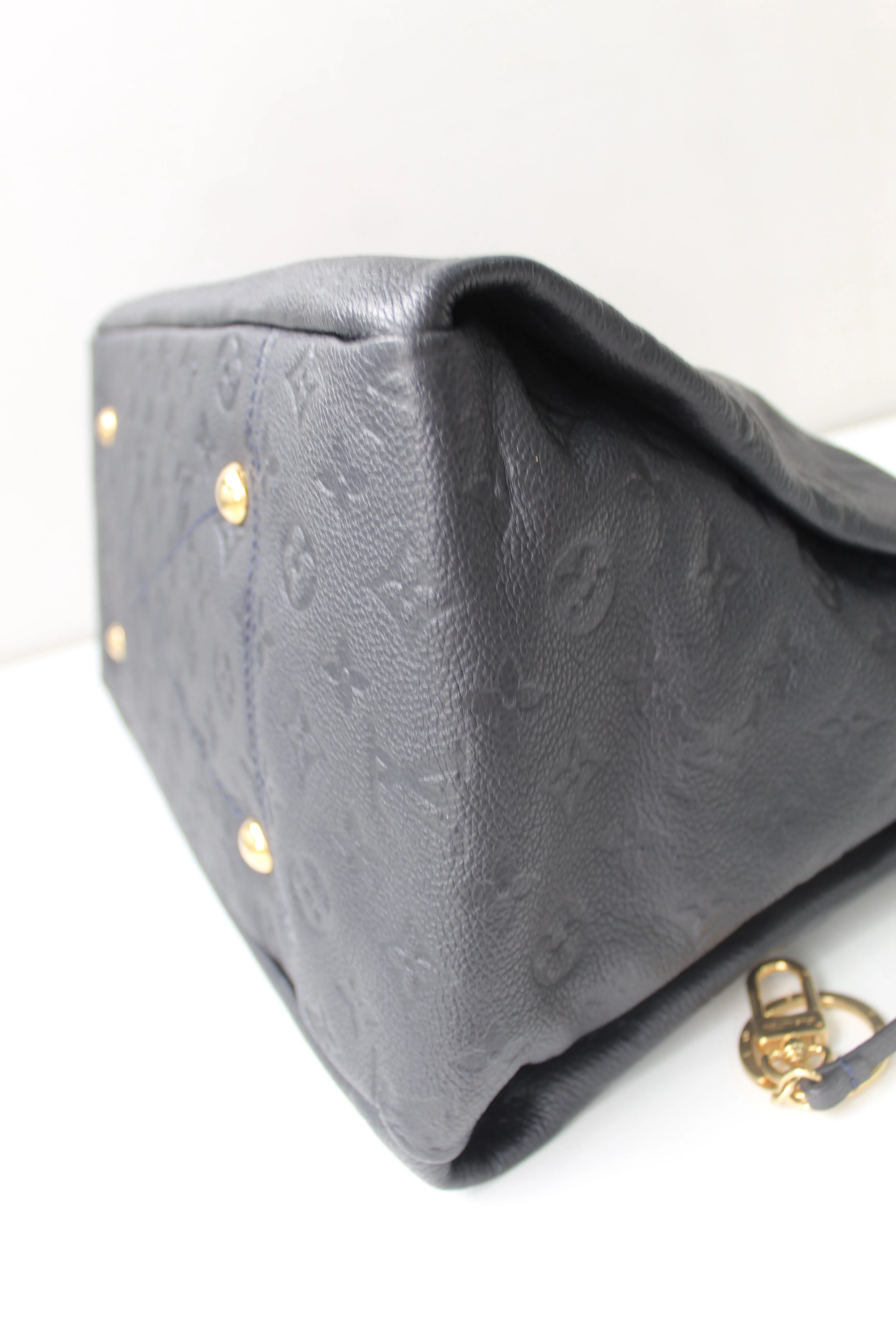 Louis Vuitton Blue Emprente Artsy MM