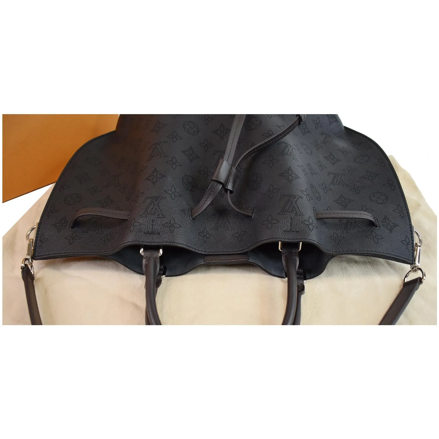 LOUIS VUITTON Girolata Monogram Mahina Leather Shoulder Bag Black