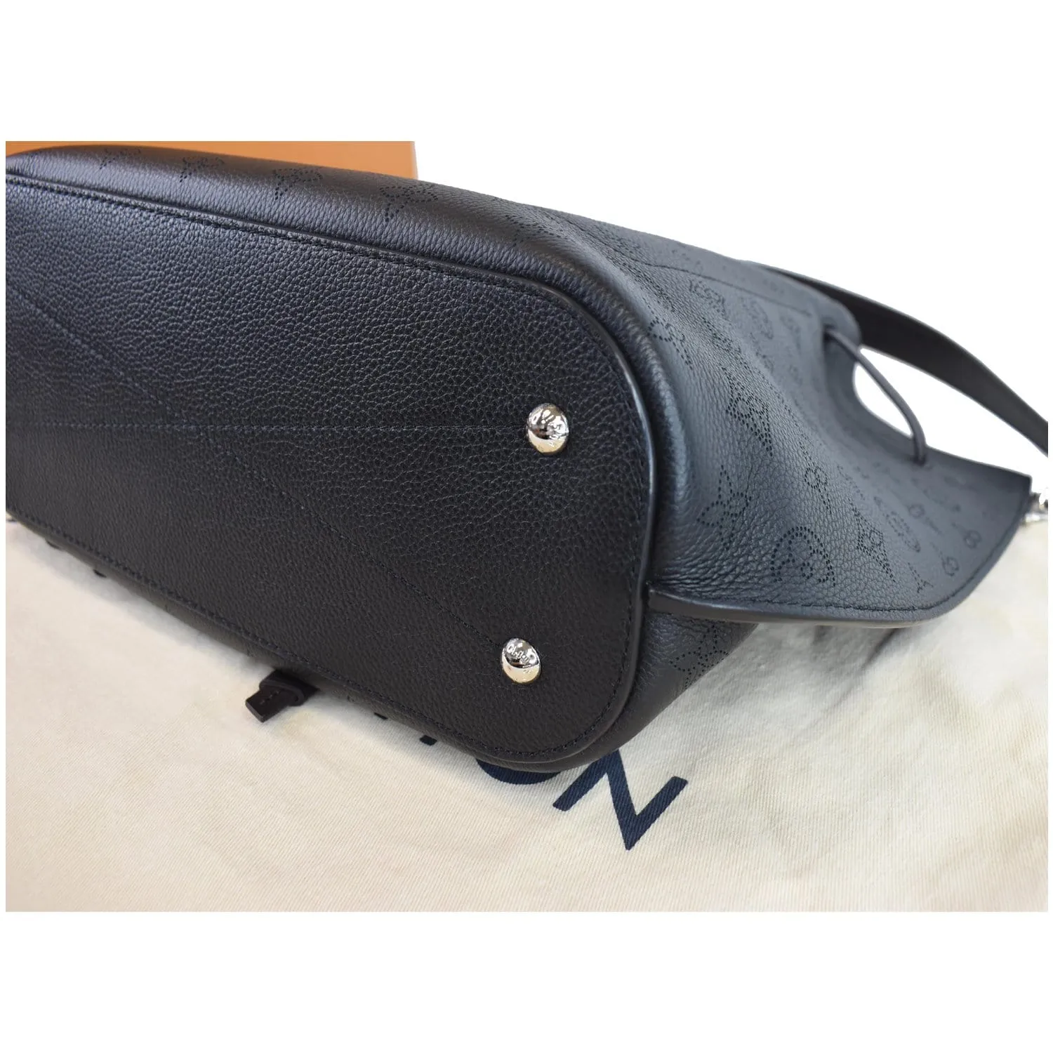 LOUIS VUITTON Girolata Monogram Mahina Leather Shoulder Bag Black