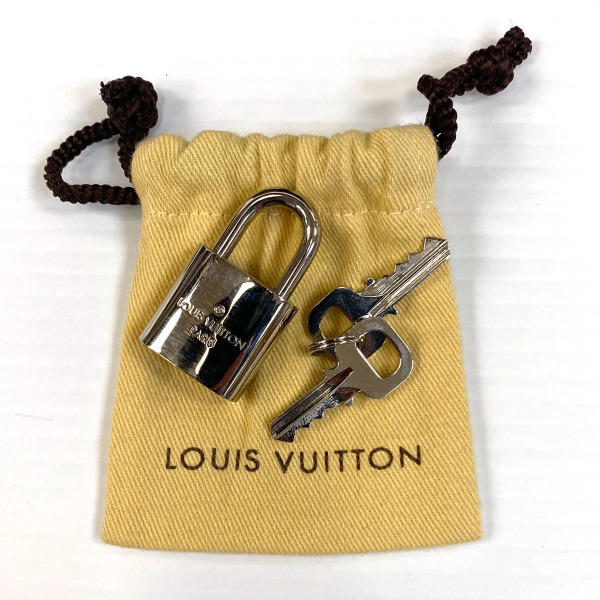 Louis Vuitton Neo Greenwich PM Travel Bag