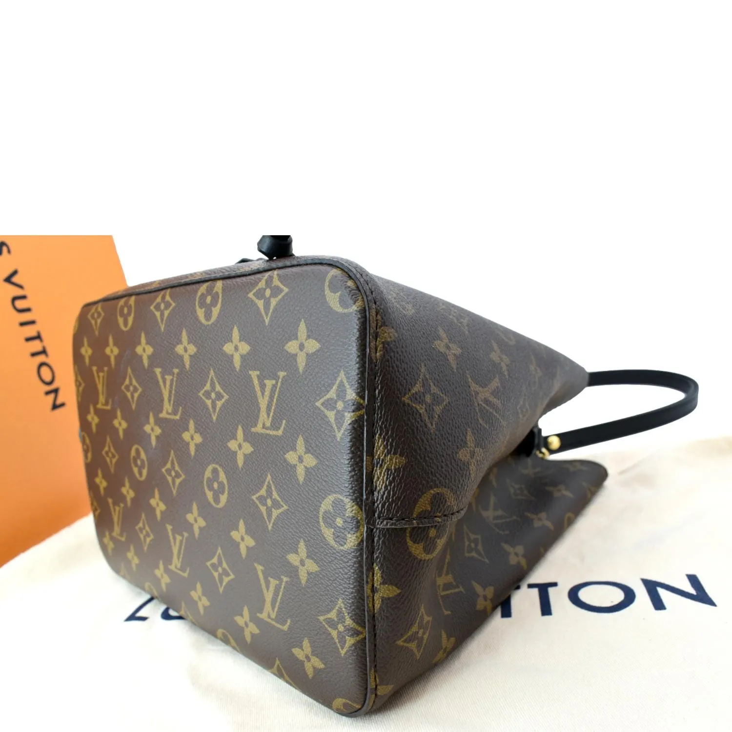 LOUIS VUITTON NeoNoe MM Monogram Canvas Shoulder Bag Brown