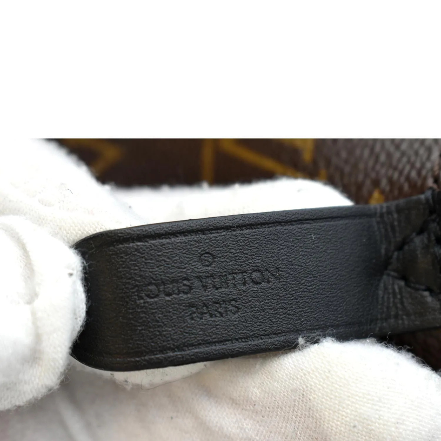 LOUIS VUITTON NeoNoe MM Monogram Canvas Shoulder Bag Brown