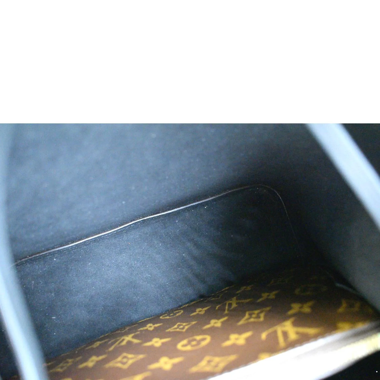 LOUIS VUITTON NeoNoe MM Monogram Canvas Shoulder Bag Brown
