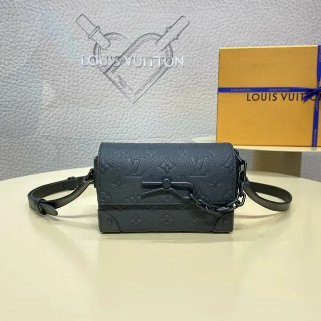 LOUIS VUITTON || Steamer Wearable Wallet Monogram Taurillon Leather