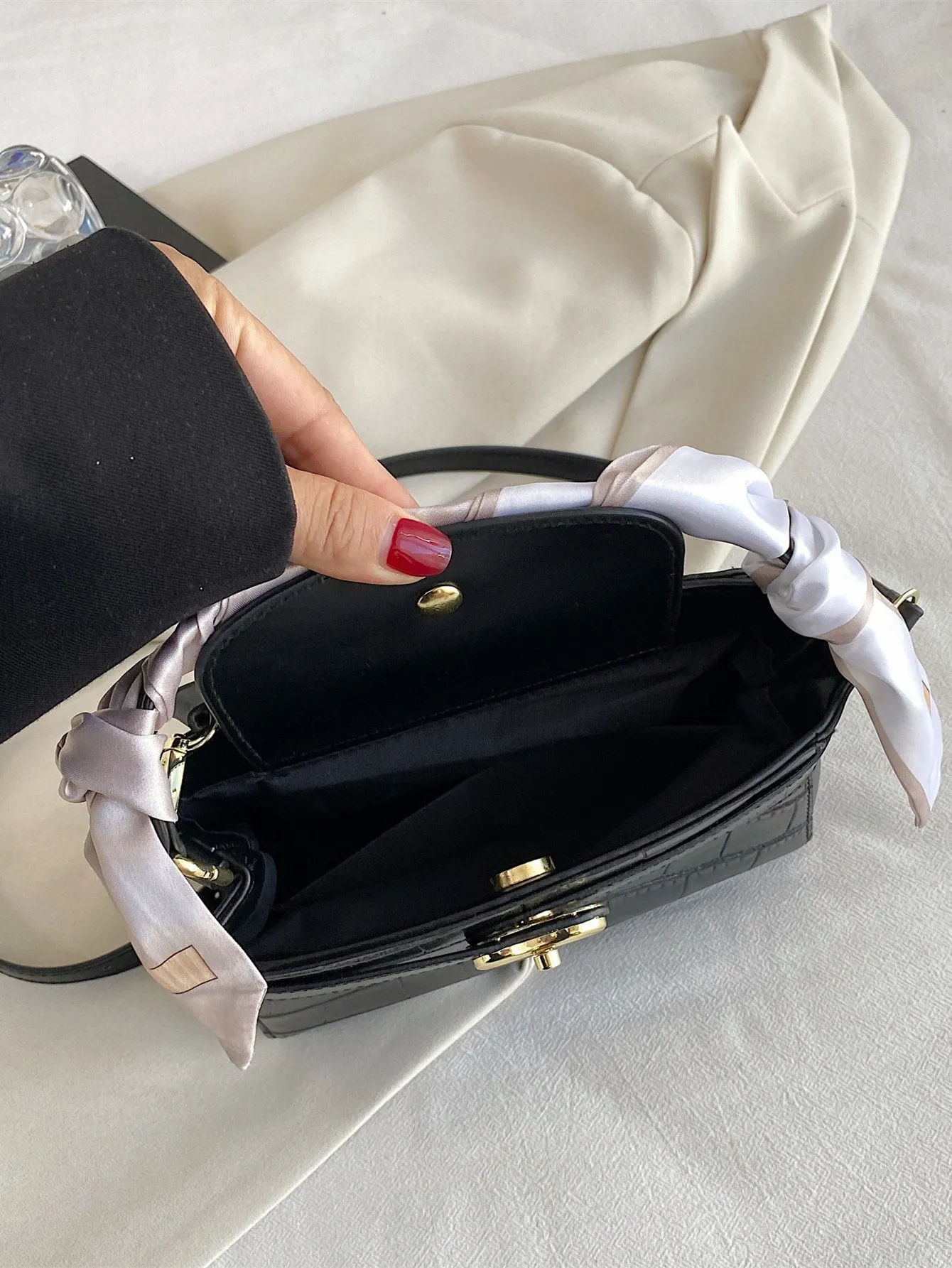 Mini Crocodile Embossed Twilly Scarf Decor Twist Lock Square Bag - Black