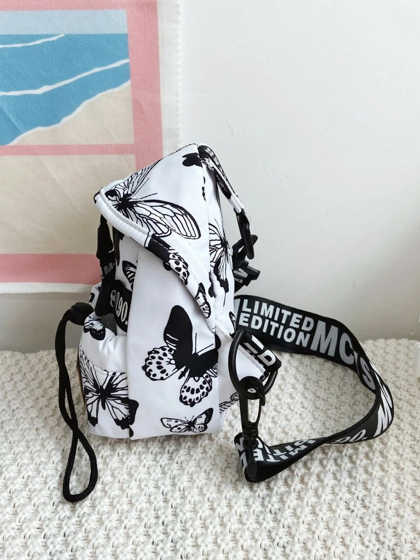 Mini Letter Patch Graffiti Graphic Fanny Pack - Black and White