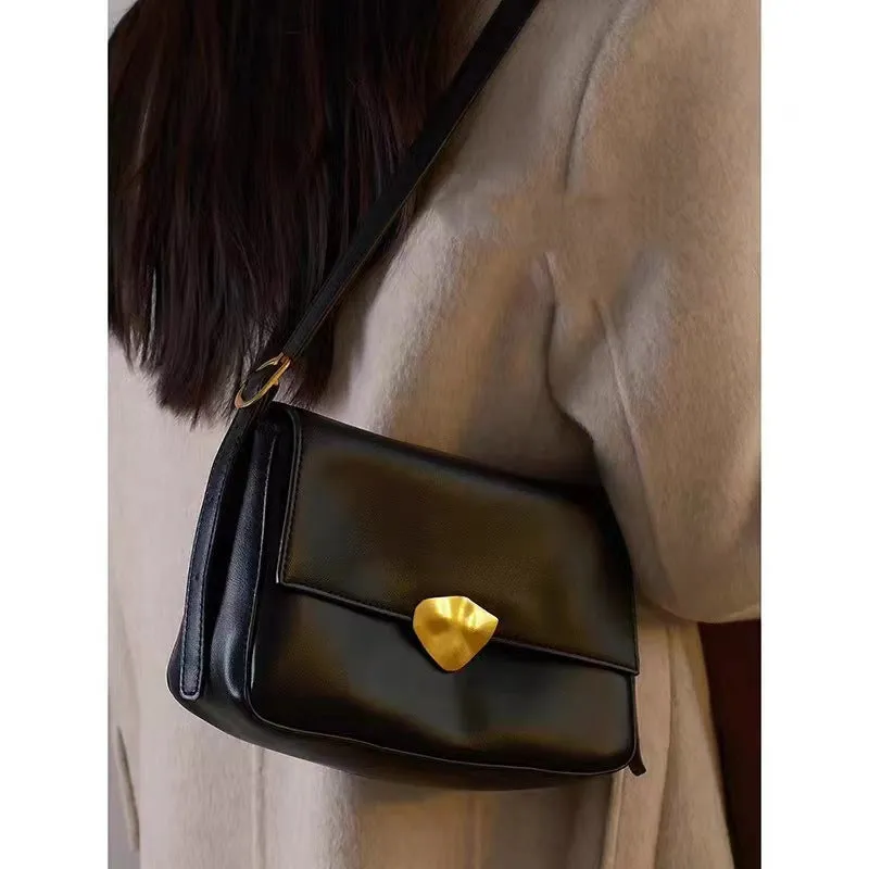 MOMENTLOVER  2025Retro bags, baguette bags, underarm bags, new trendy girl versatile shoulder bags, messenger bags