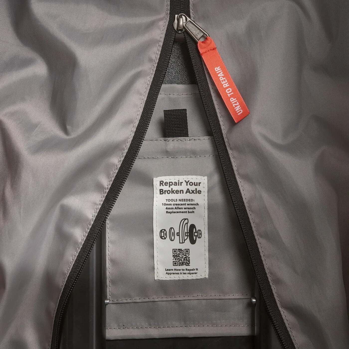 Patagonia - Black Hole Matte Wheeled Duffel Bag 40L - Matte Black