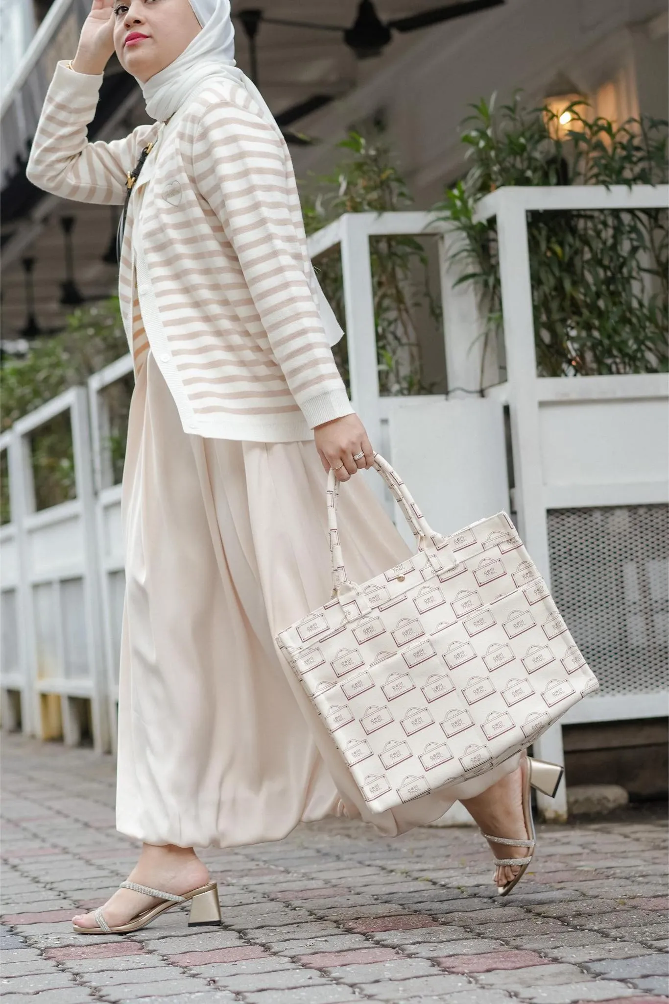PETIT MOI TOTE BAG IN CLASSIC MONOGRAM