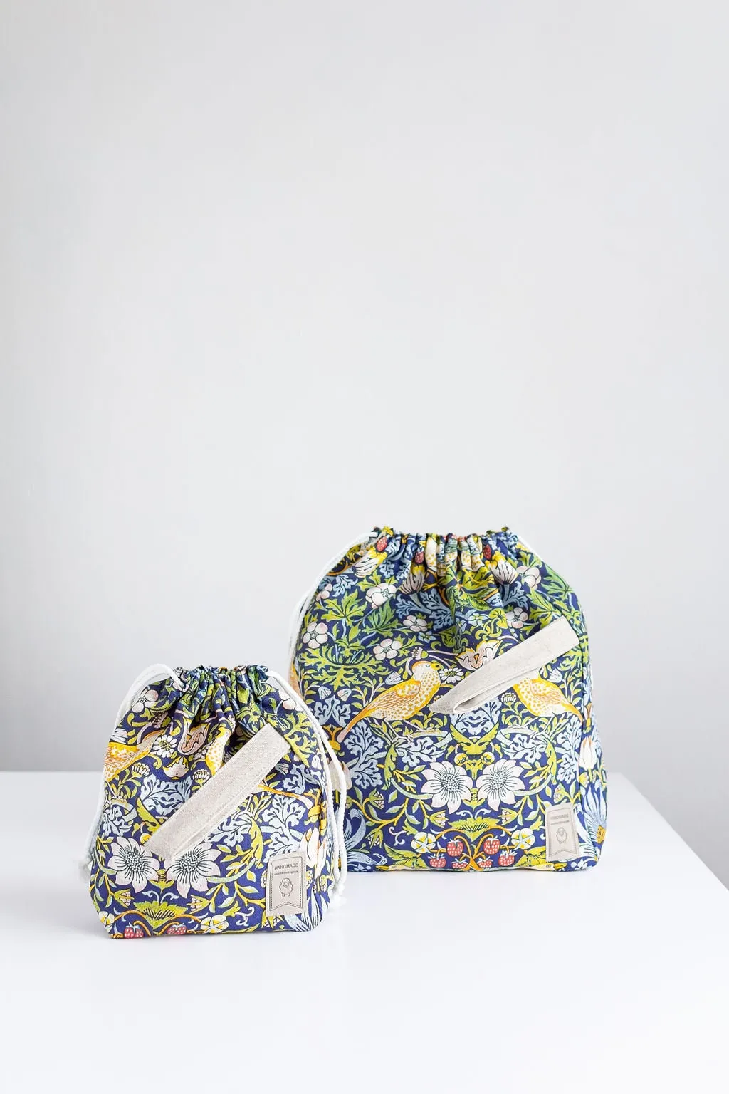 Project Bag. Small bag. Special KnitterBag design. Bag inspired by William Morris Strawberry Thief print.