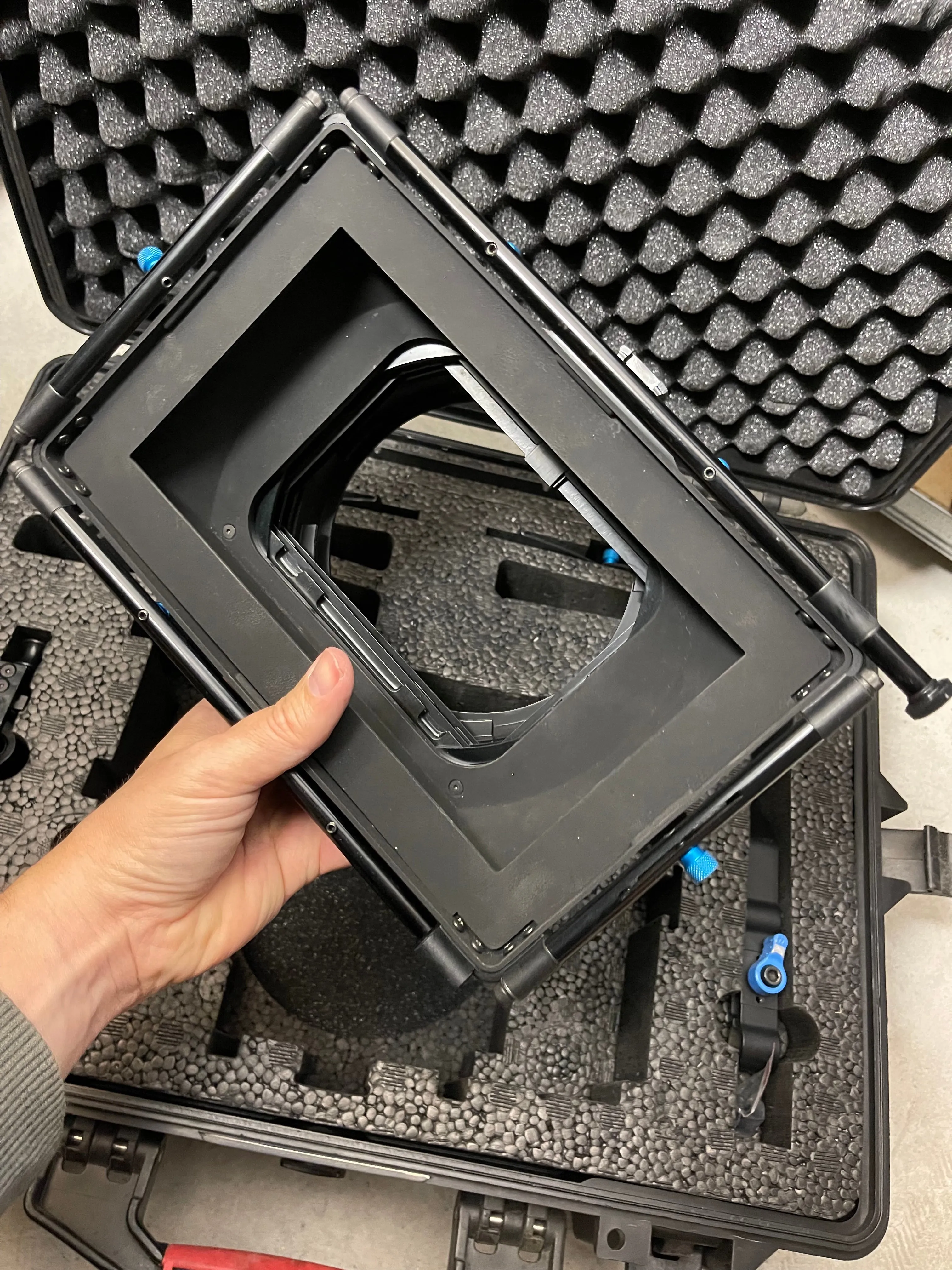 Redrock MicroMatteBox - in Amire 2600W trunk