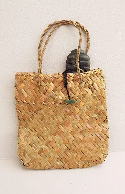 Small Maori Style Kete Basket 12 x 15cm