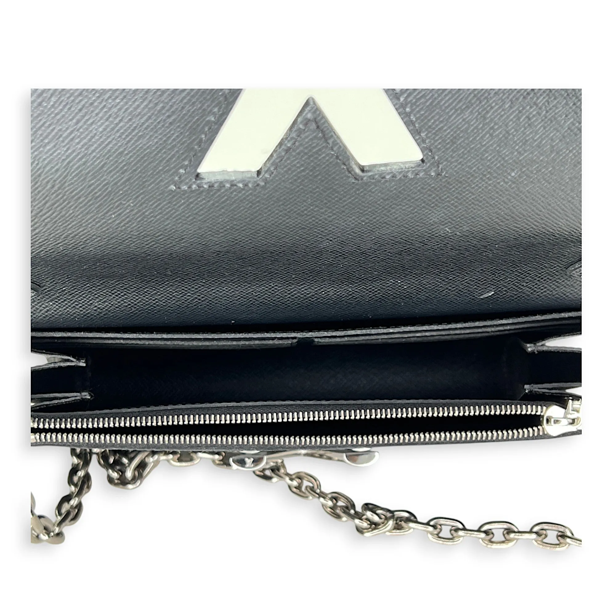 Twist Black Wallet on Chain in Epi Leather, Silver hardware