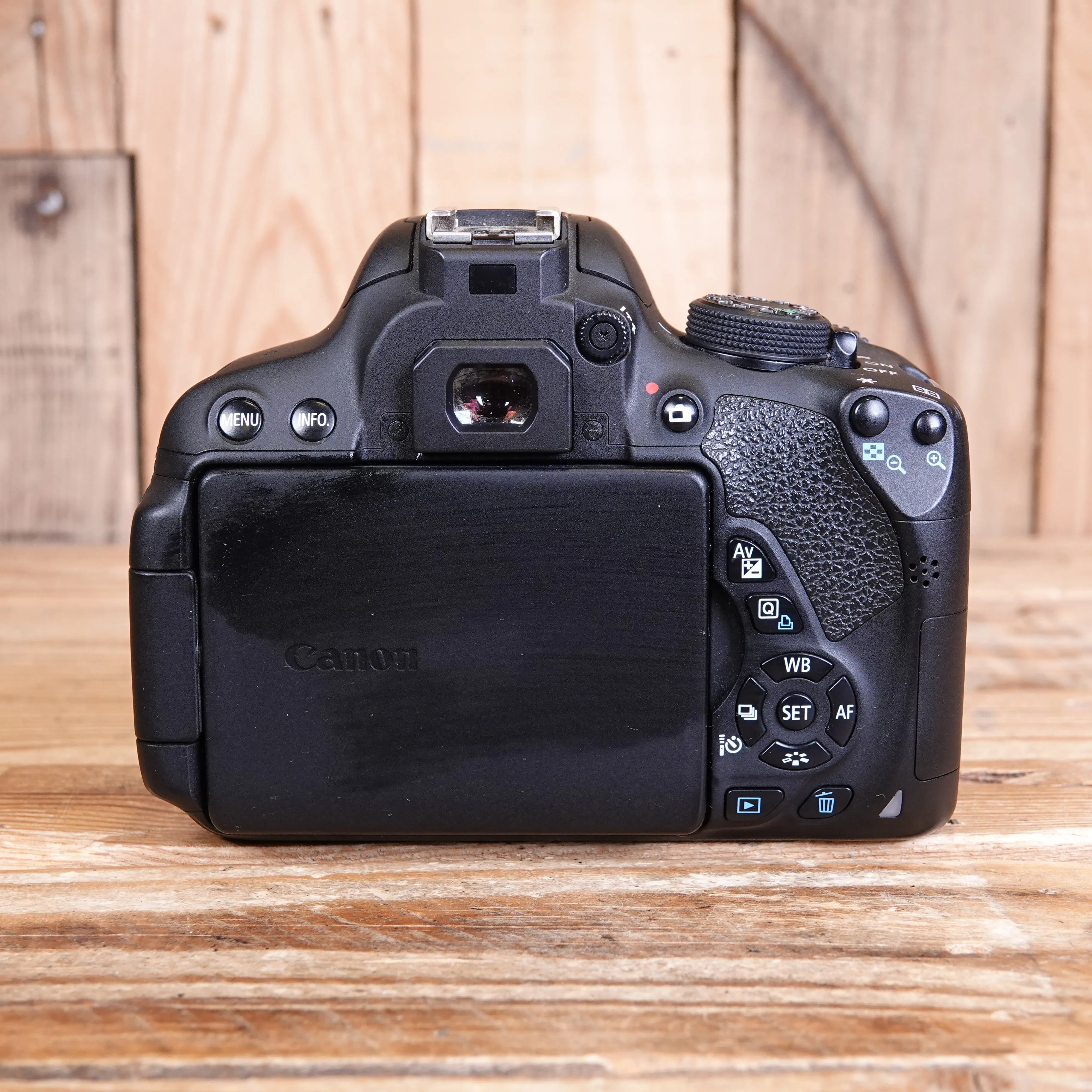 Used Canon EOS 700D DSLR Camera Body
