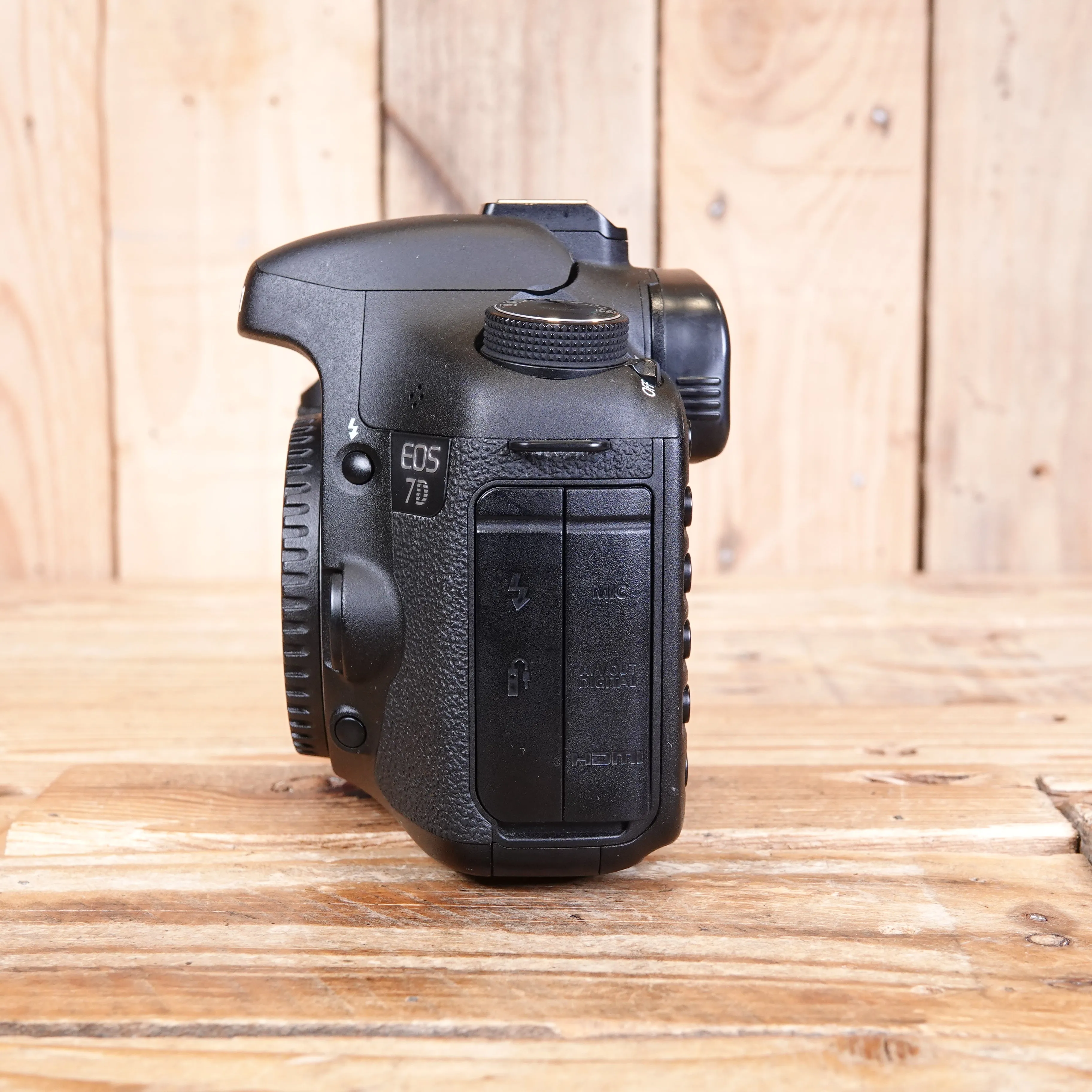 Used Canon EOS 7D DSLR Camera Body