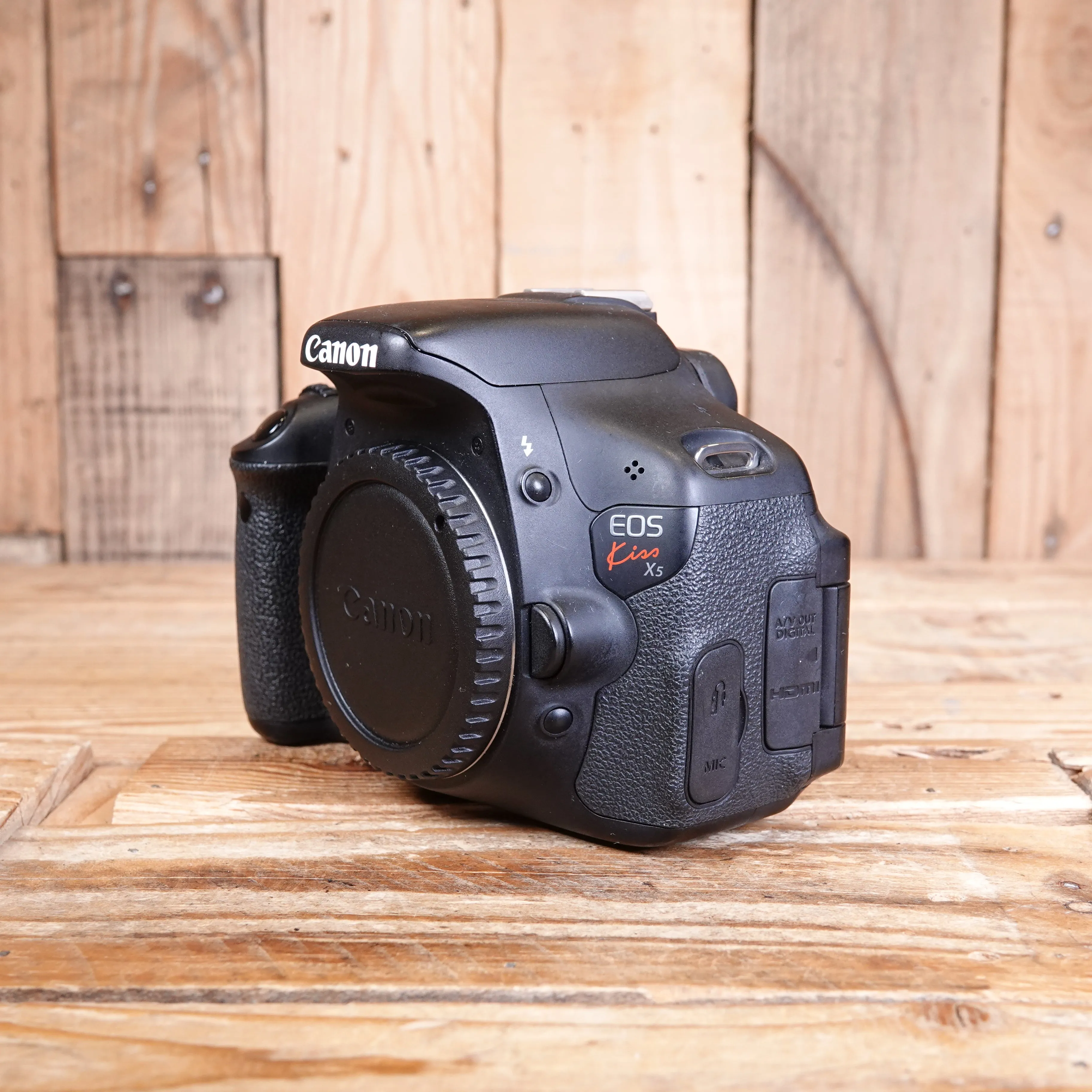 Used Canon EOS Kiss X5 (600D) Camera
