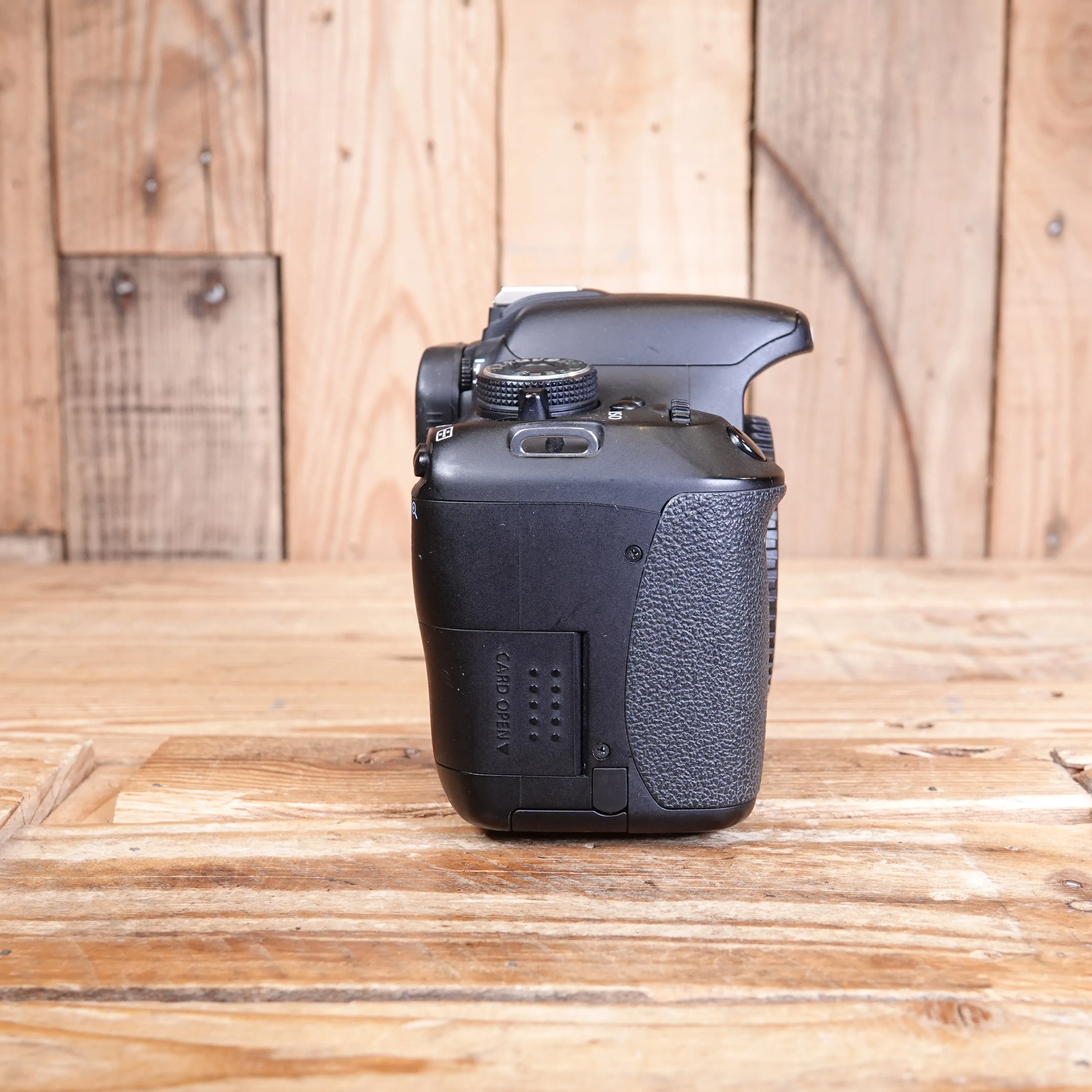 Used Canon EOS Kiss X5 (600D) Camera