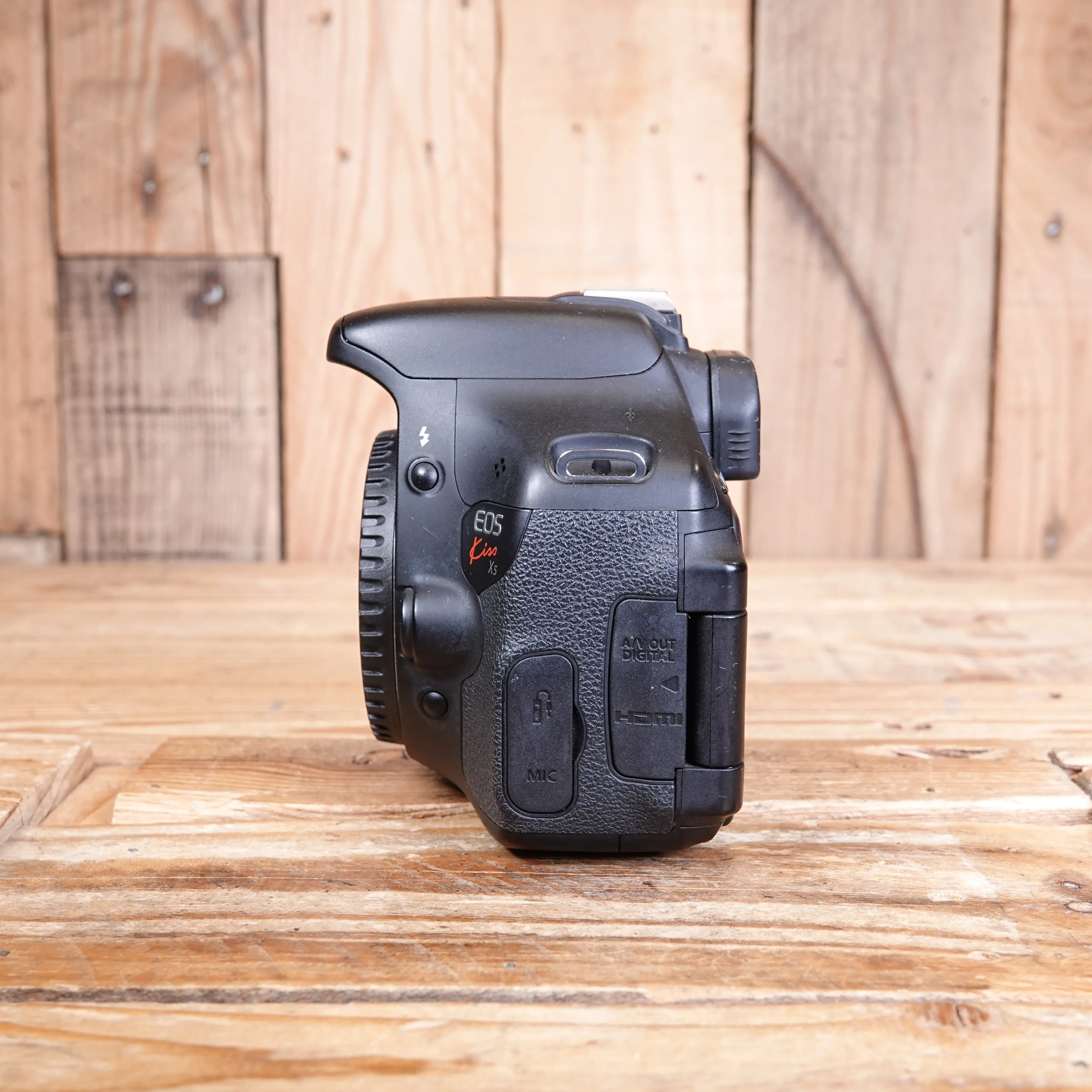 Used Canon EOS Kiss X5 (600D) Camera