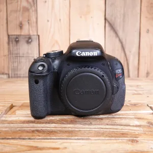 Used Canon EOS Kiss X5 (600D) Camera