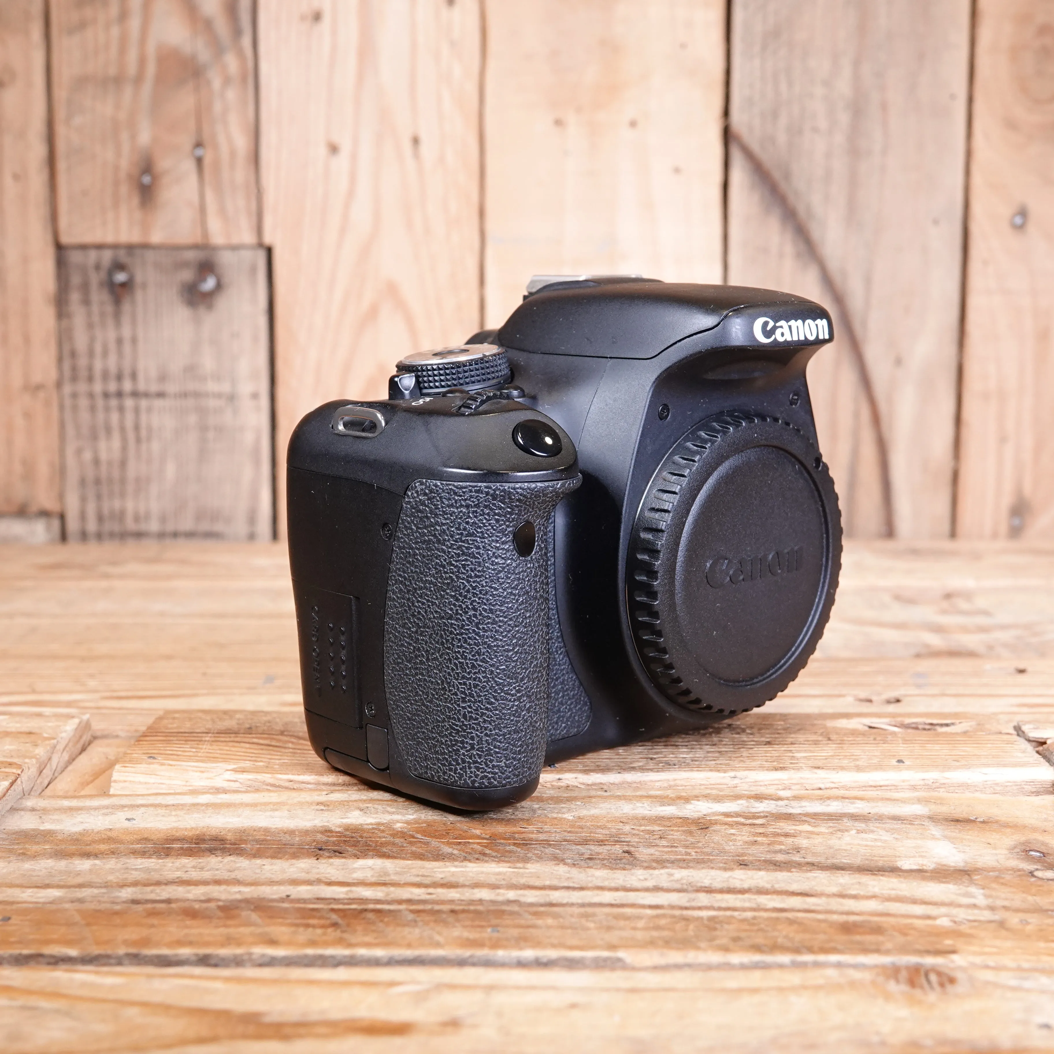 Used Canon EOS Kiss X5 (600D) Camera