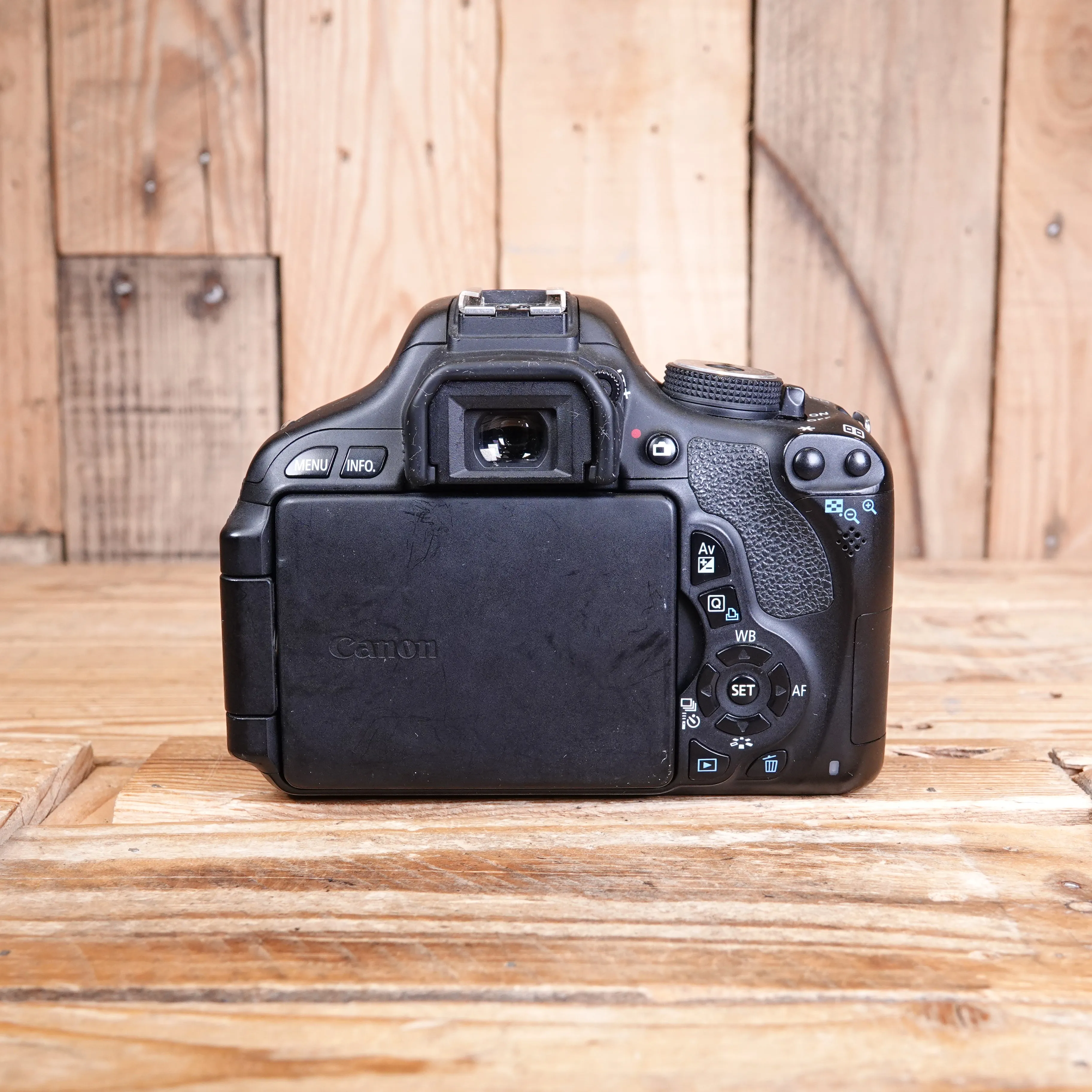 Used Canon EOS Kiss X5 (600D) Camera