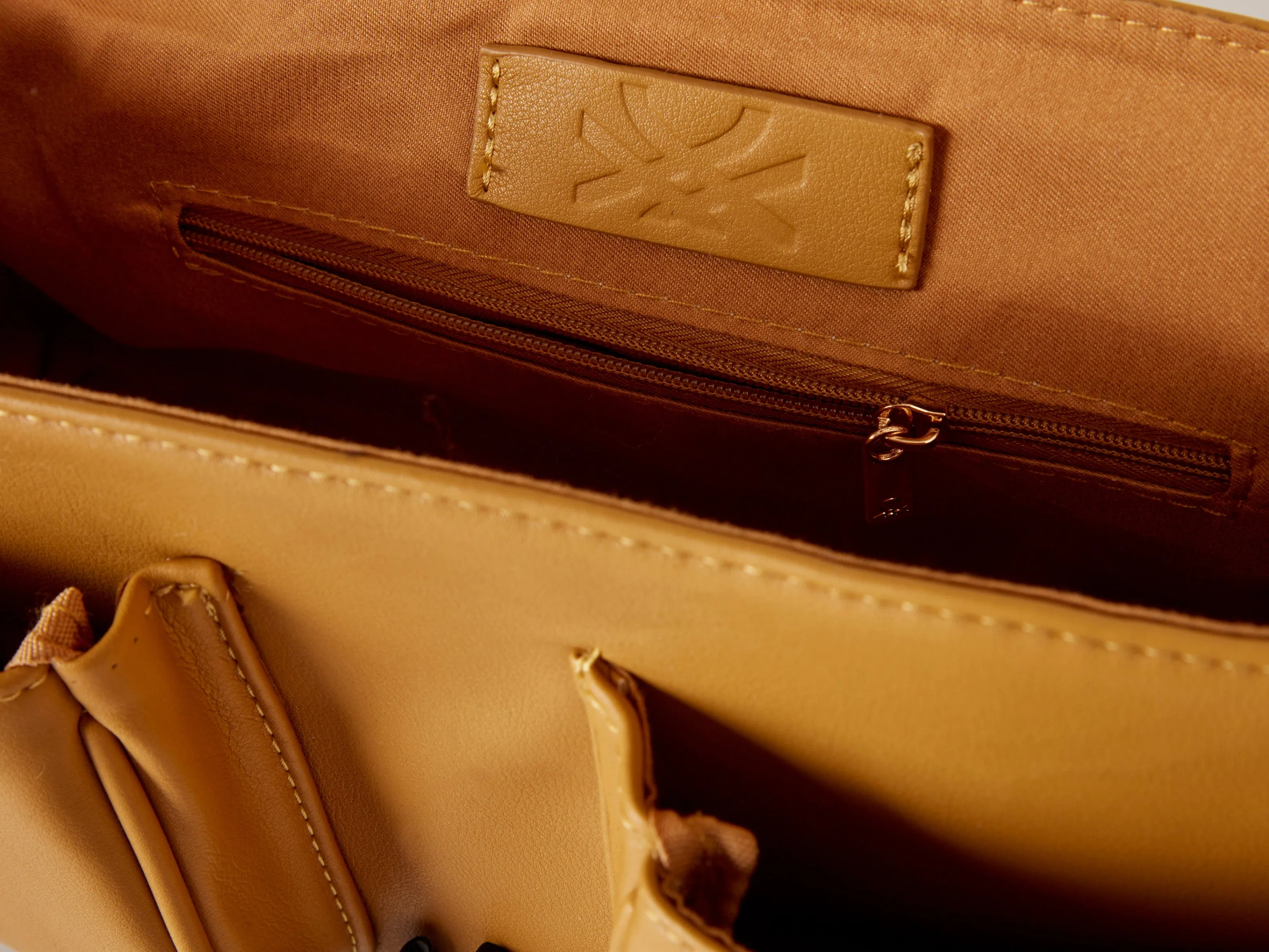 Women Solid Crossbody Bag