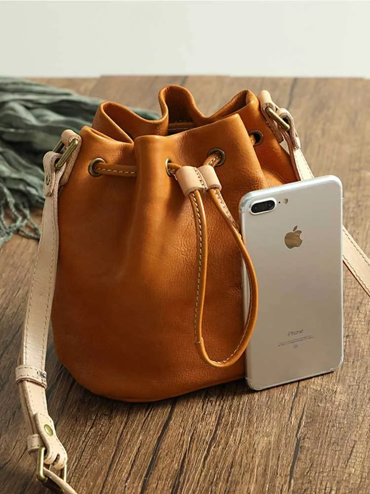 Women's Genuine Leather Vintage Handmade Vegetable Tanned Drawstring Crossbody Bags